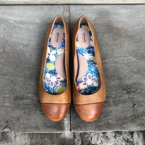 Women’s Softwalk Tan Napa Ballet Flats